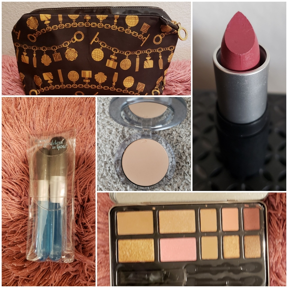 NWOT ASSORTED MAKE-UP WITH ESTEE LAUDER COSMETIC BAG
